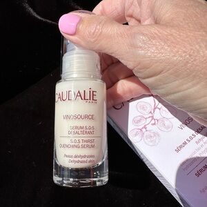 ✨NIB✨ Caudalie Venosource SOS thirst quenching serum. 1 oz.
